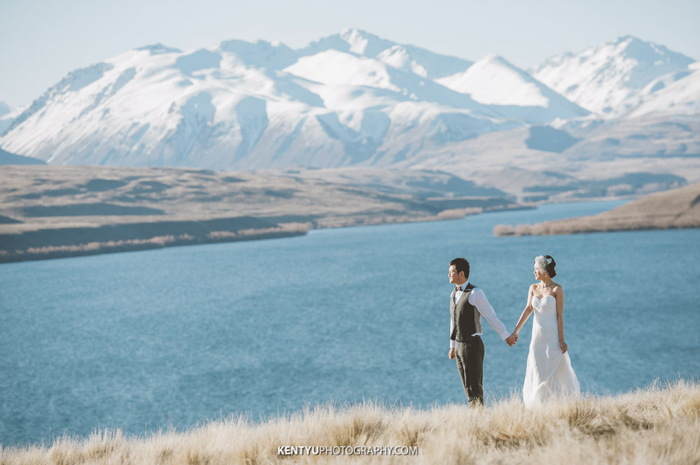 New Zealand Pre-Wedding | Magnificent Lake Tekapo Landscape for Pre-Wedding